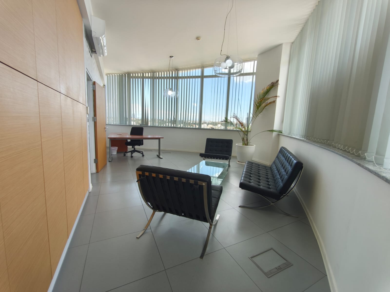 Offices With Ten Rooms In Aglantzia