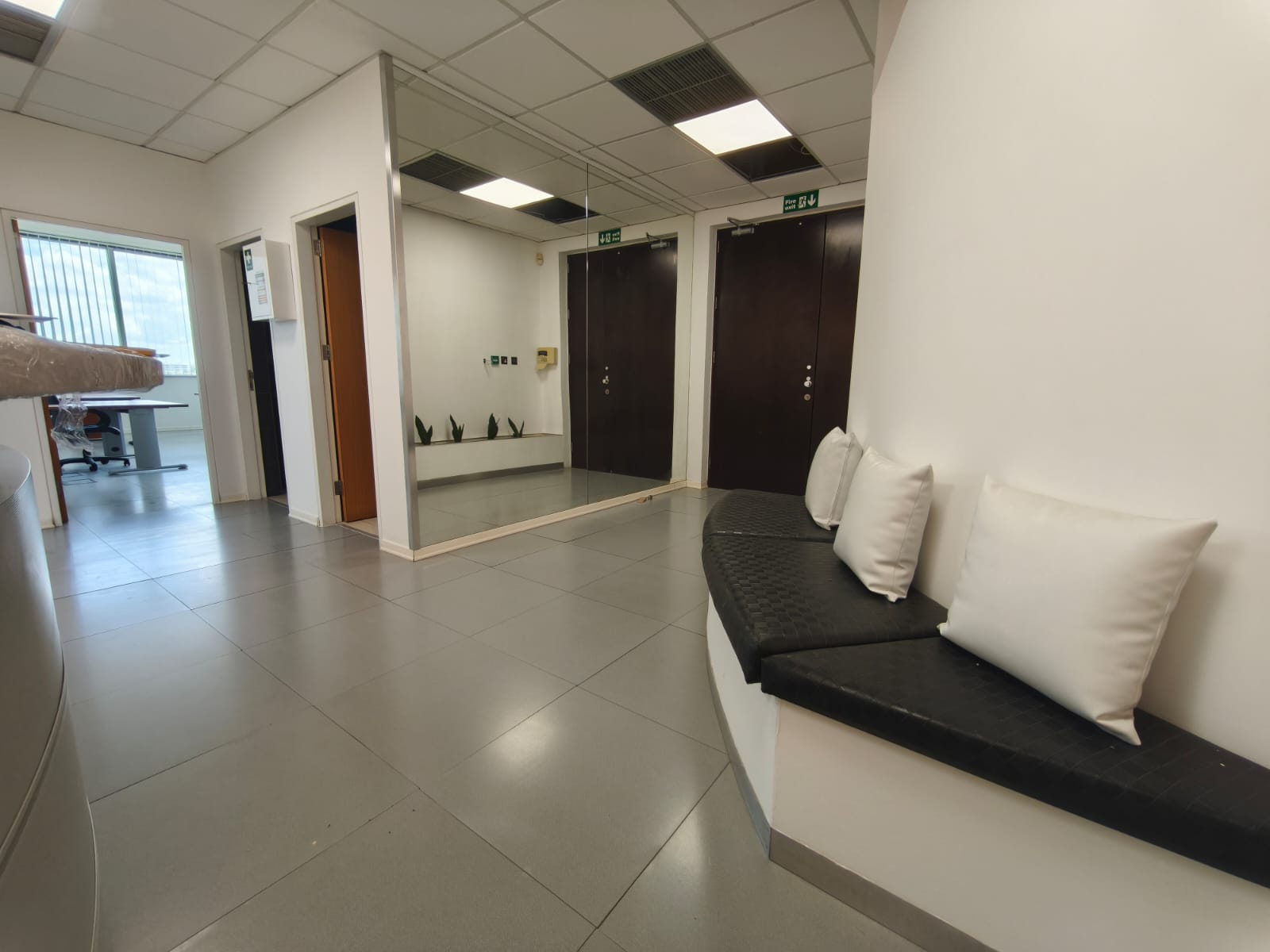 Offices With Ten Rooms In Aglantzia