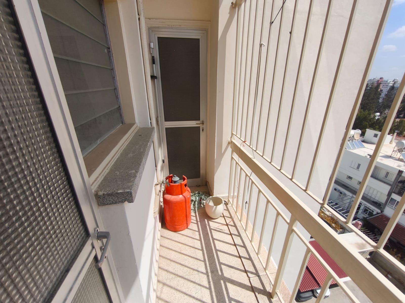 2 + 1 Bedroom Apartment In Agioi Omologites