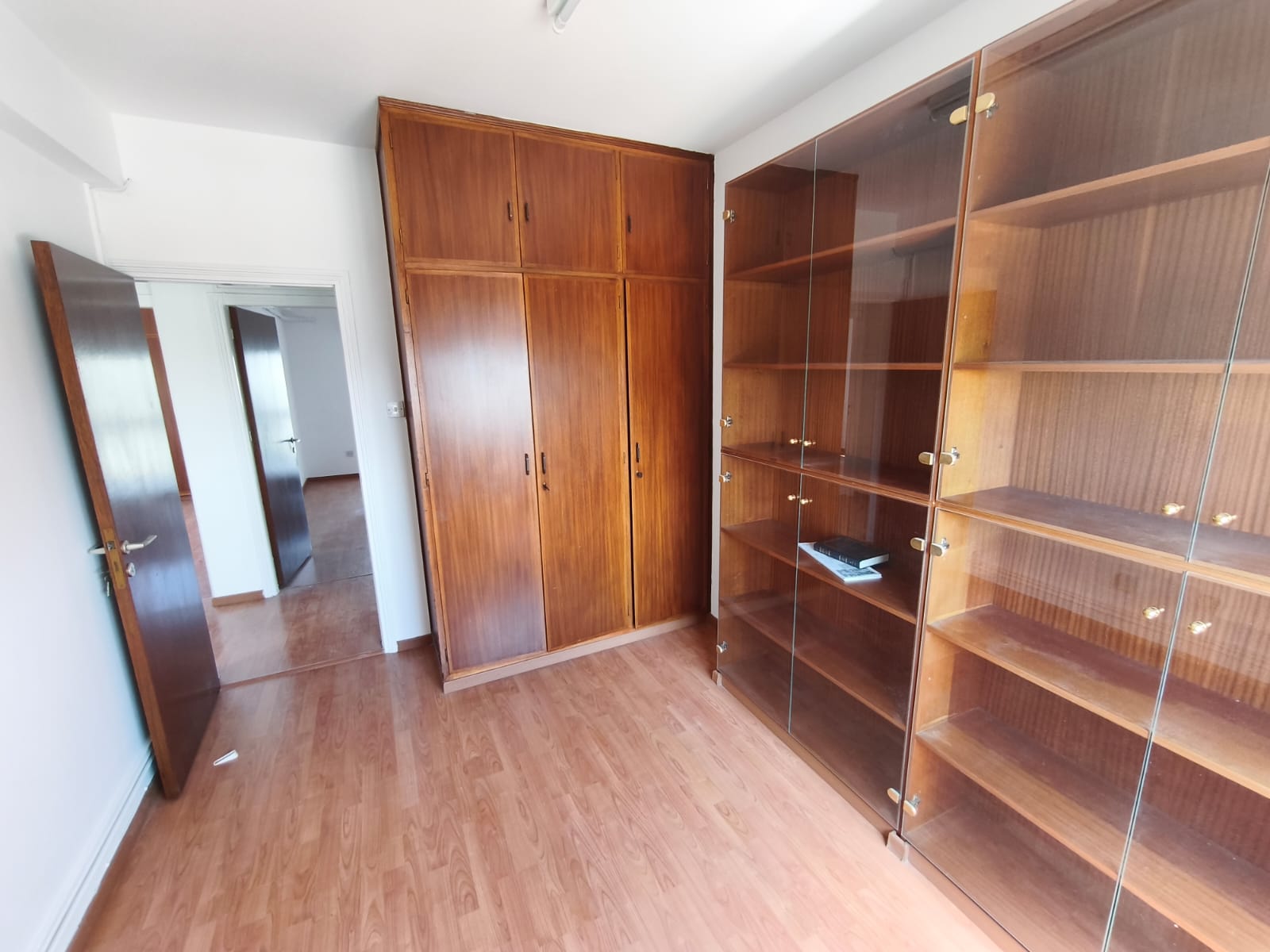 2 + 1 Bedroom Apartment In Agioi Omologites