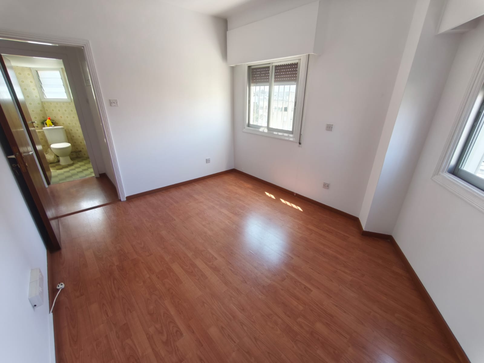 2 + 1 Bedroom Apartment In Agioi Omologites