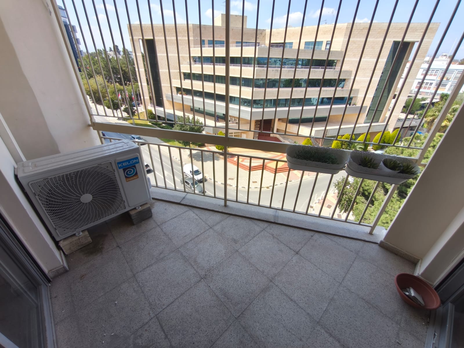 2 + 1 Bedroom Apartment In Agioi Omologites