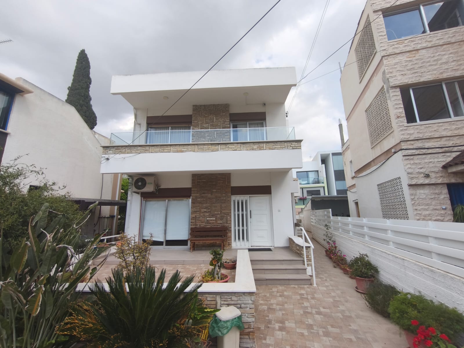 3 + 1 Bedroom House For Rent In Engomi