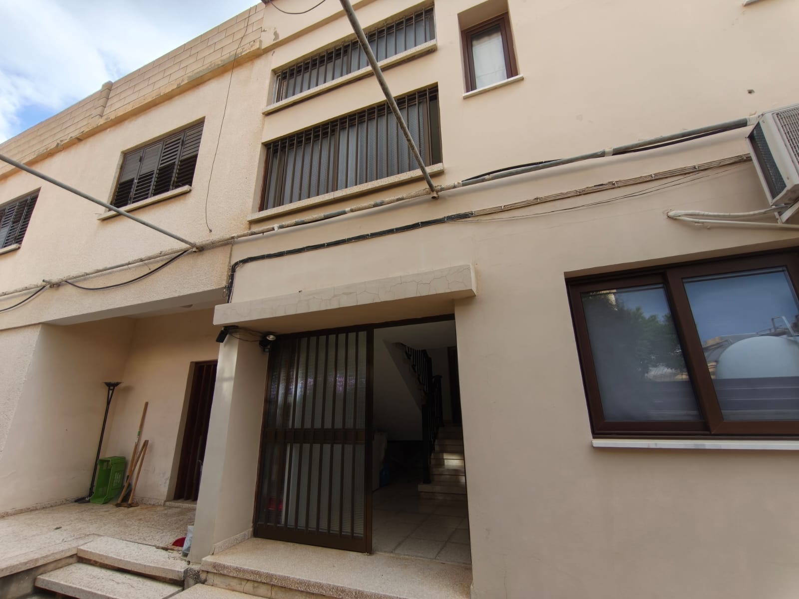 3 + 1 Bedroom Apartment In Aglantzia