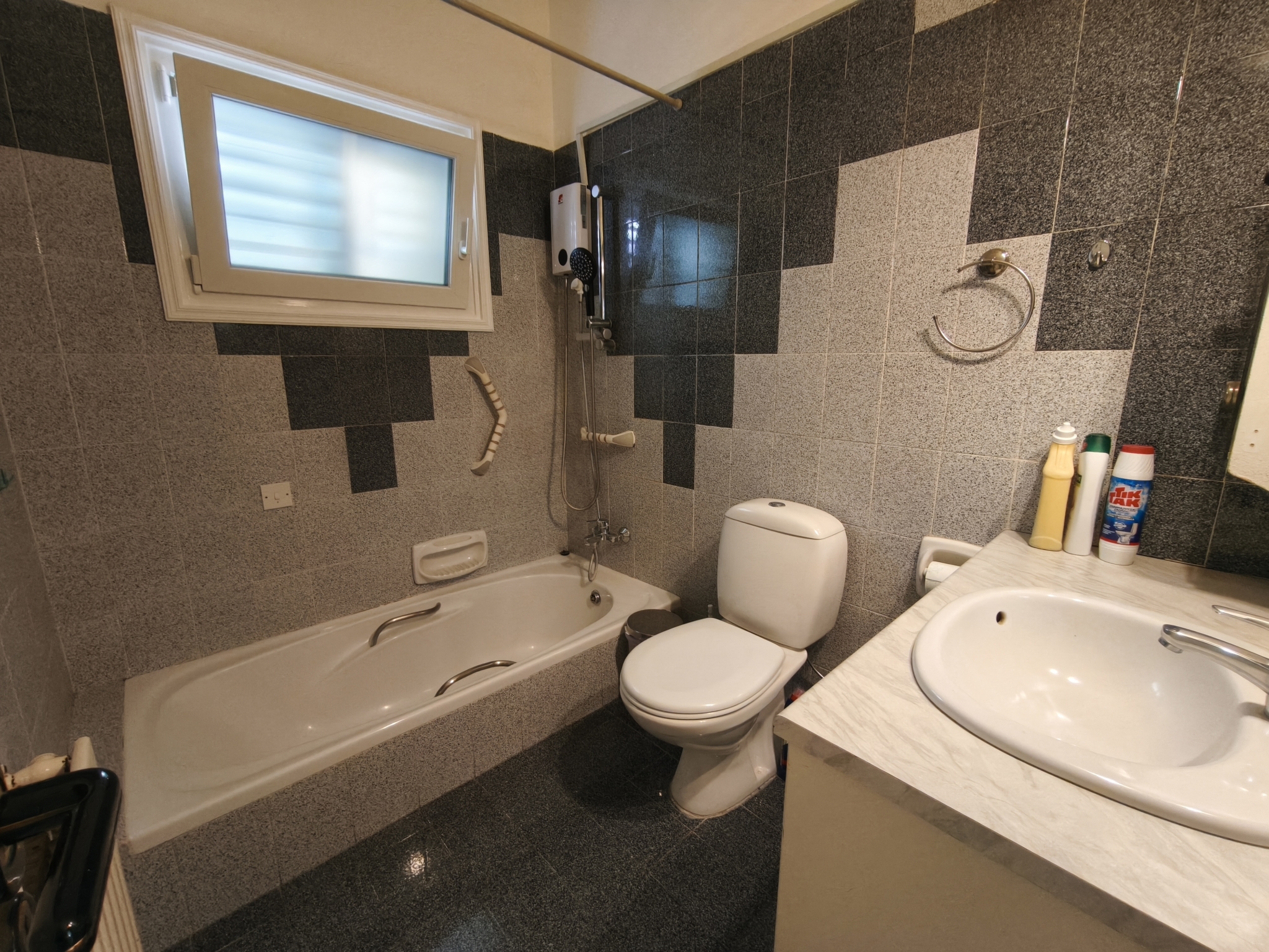 3 Bedroom Apartment for Rent in Kaimakli