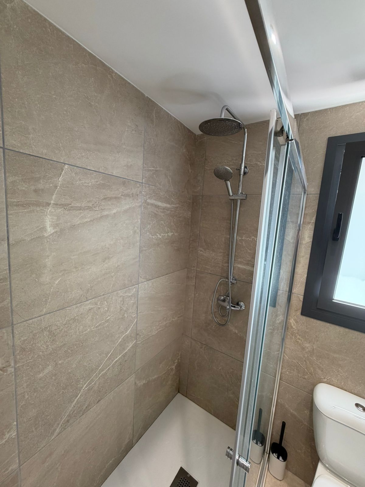 3 Bedroom Apartment for Rent in Strovolos =