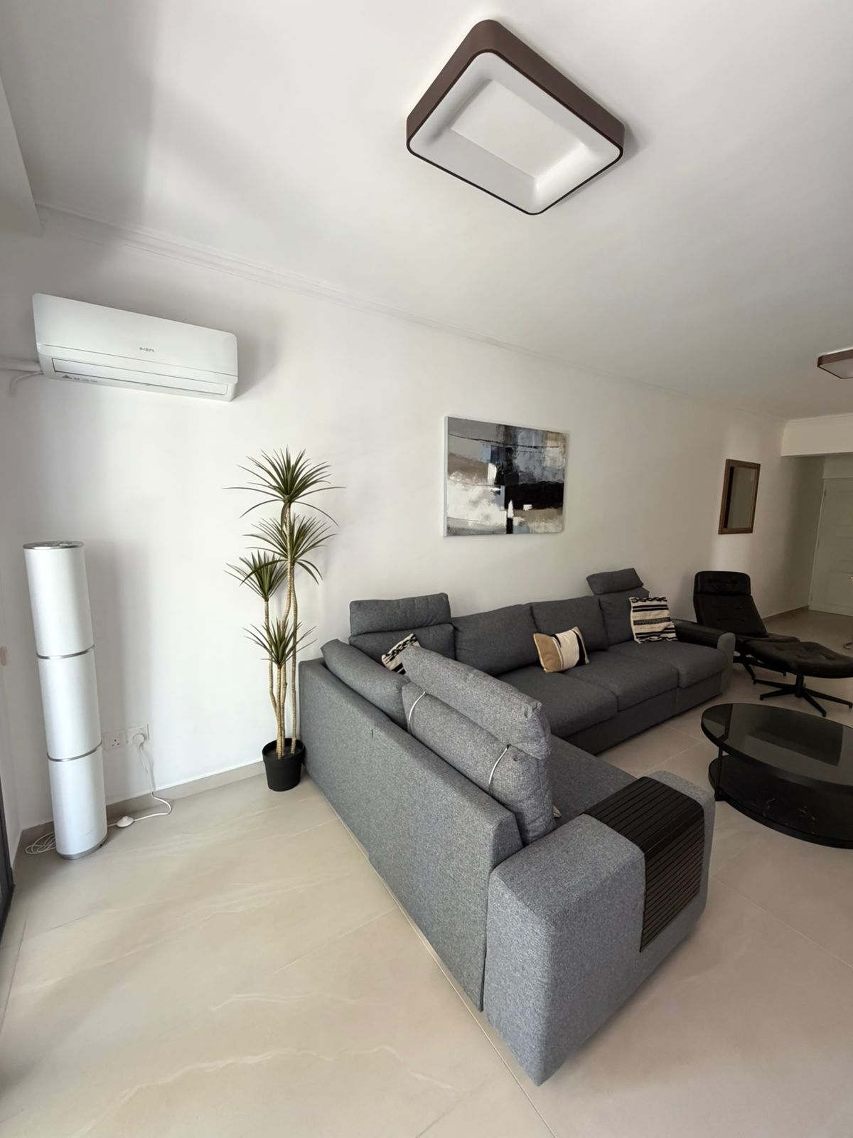 3 Bedroom Apartment for Rent in Strovolos =