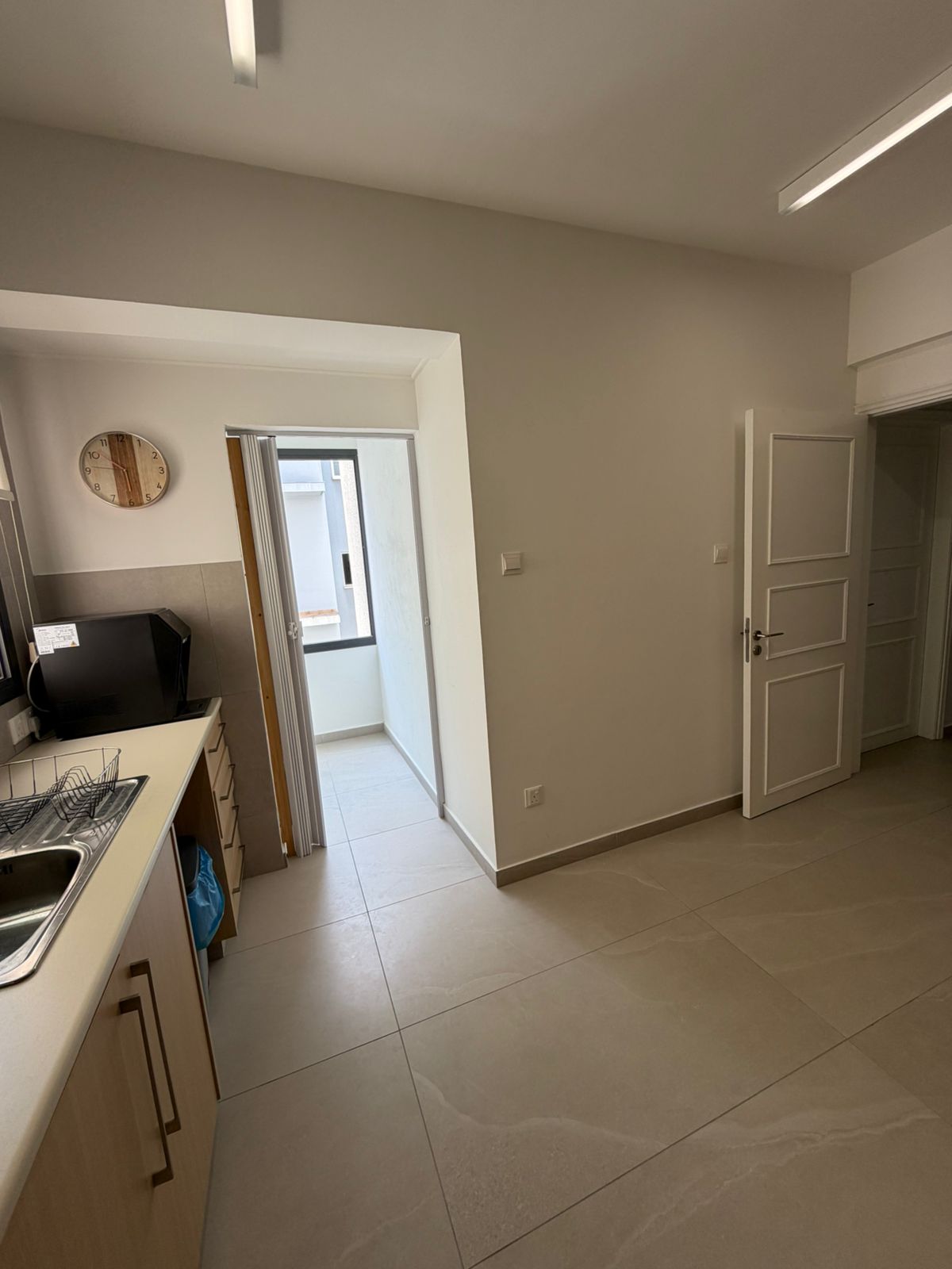 3 Bedroom Apartment for Rent in Strovolos =