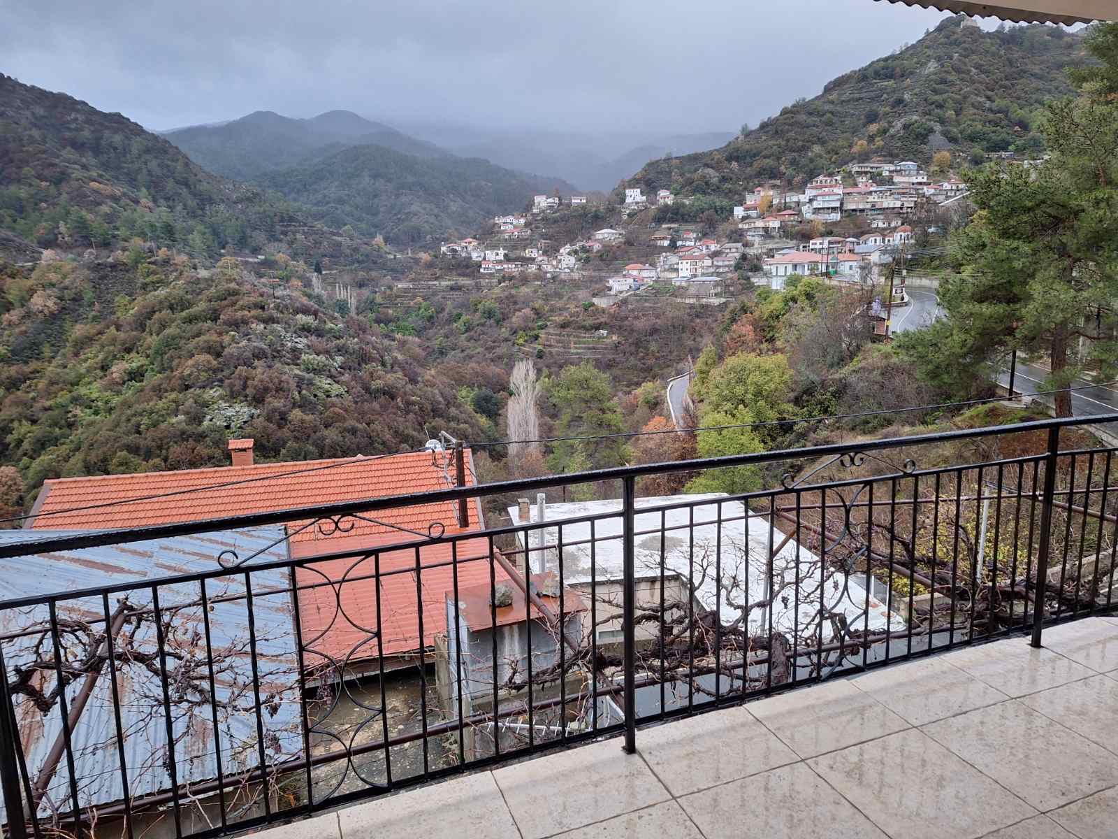 3 Bedroom House For Rent In Moutoulas