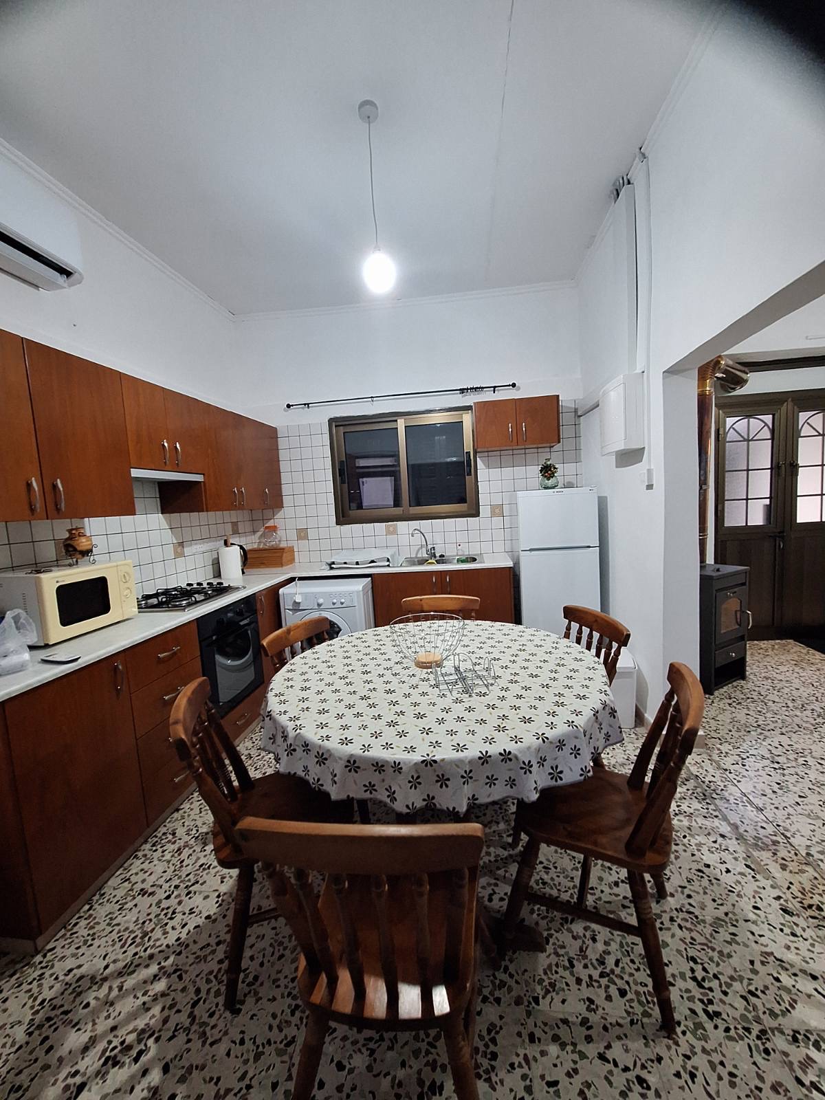 3 Bedroom House For Rent In Moutoulas
