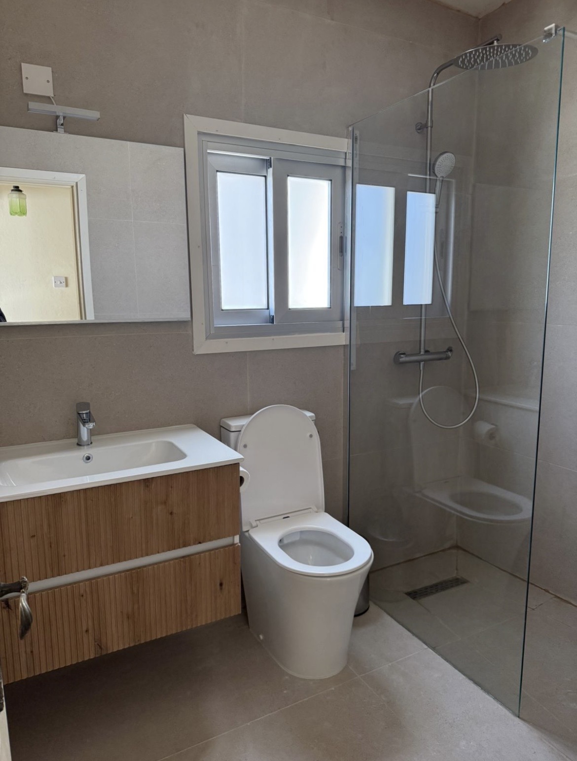 2 Bedroom Apartment For Rent In Agioi Omologites