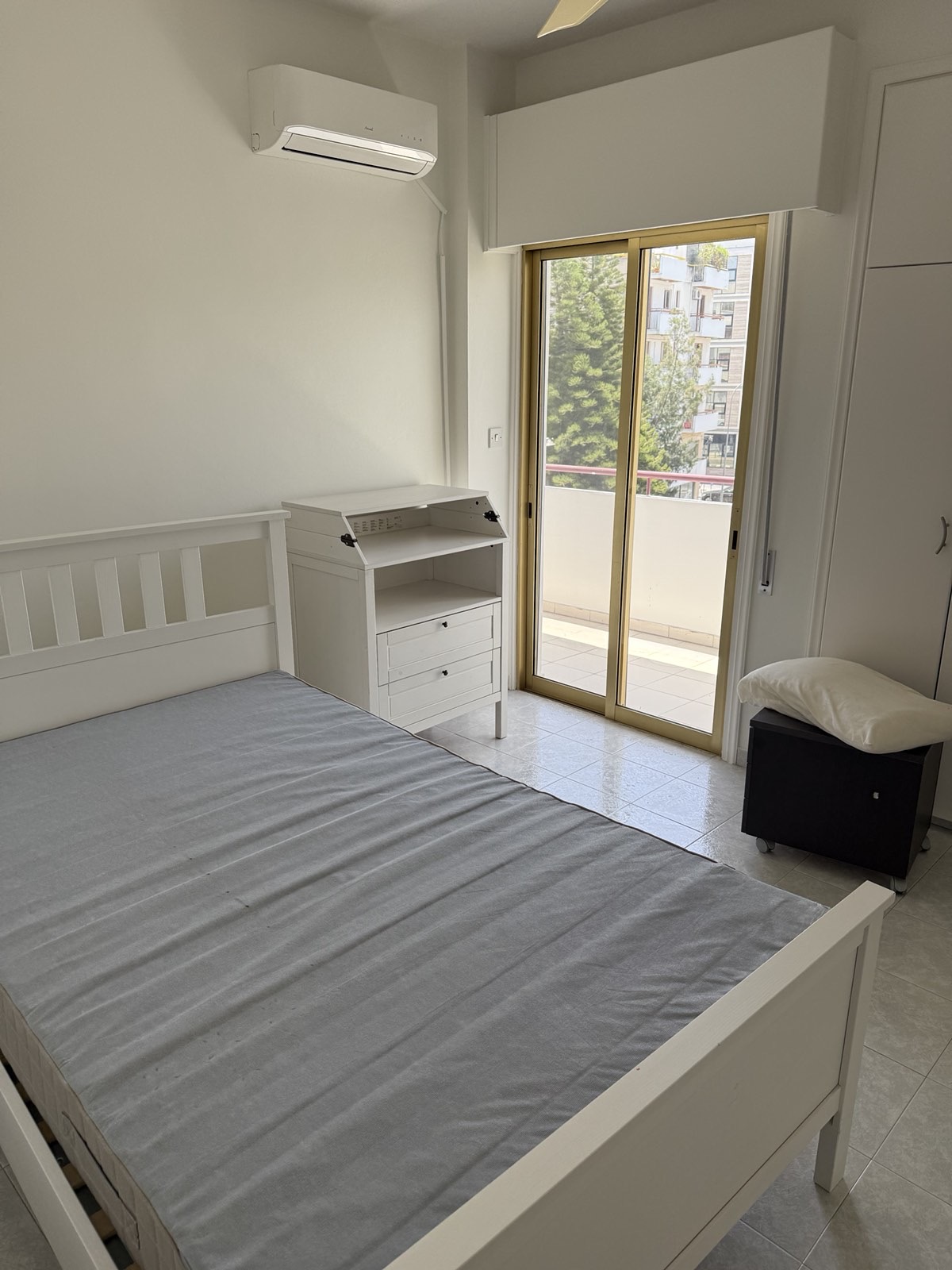 3 Bedroom Apartment For Rent In Agioi Omologites