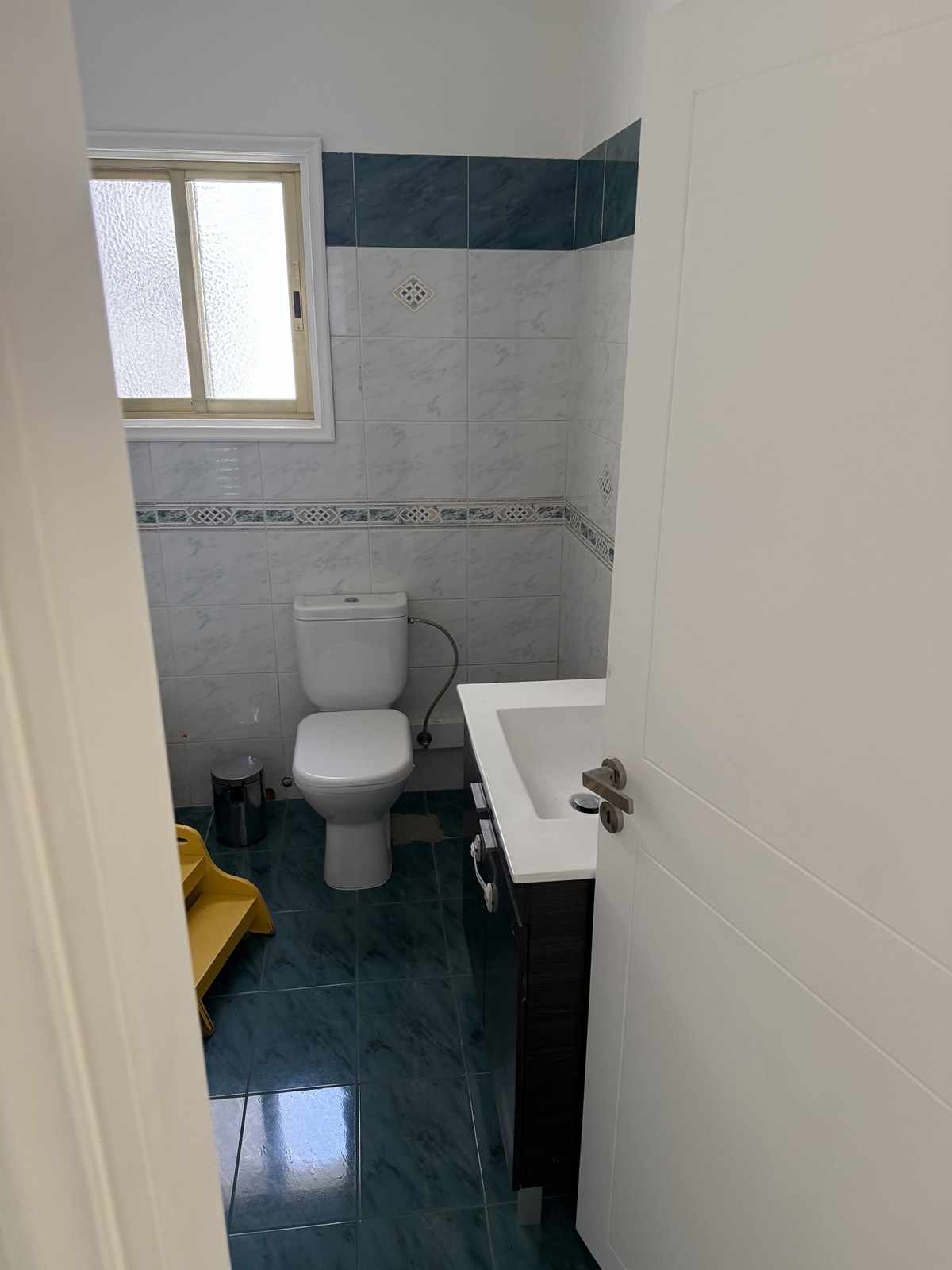 3 Bedroom Apartment For Rent In Agioi Omologites
