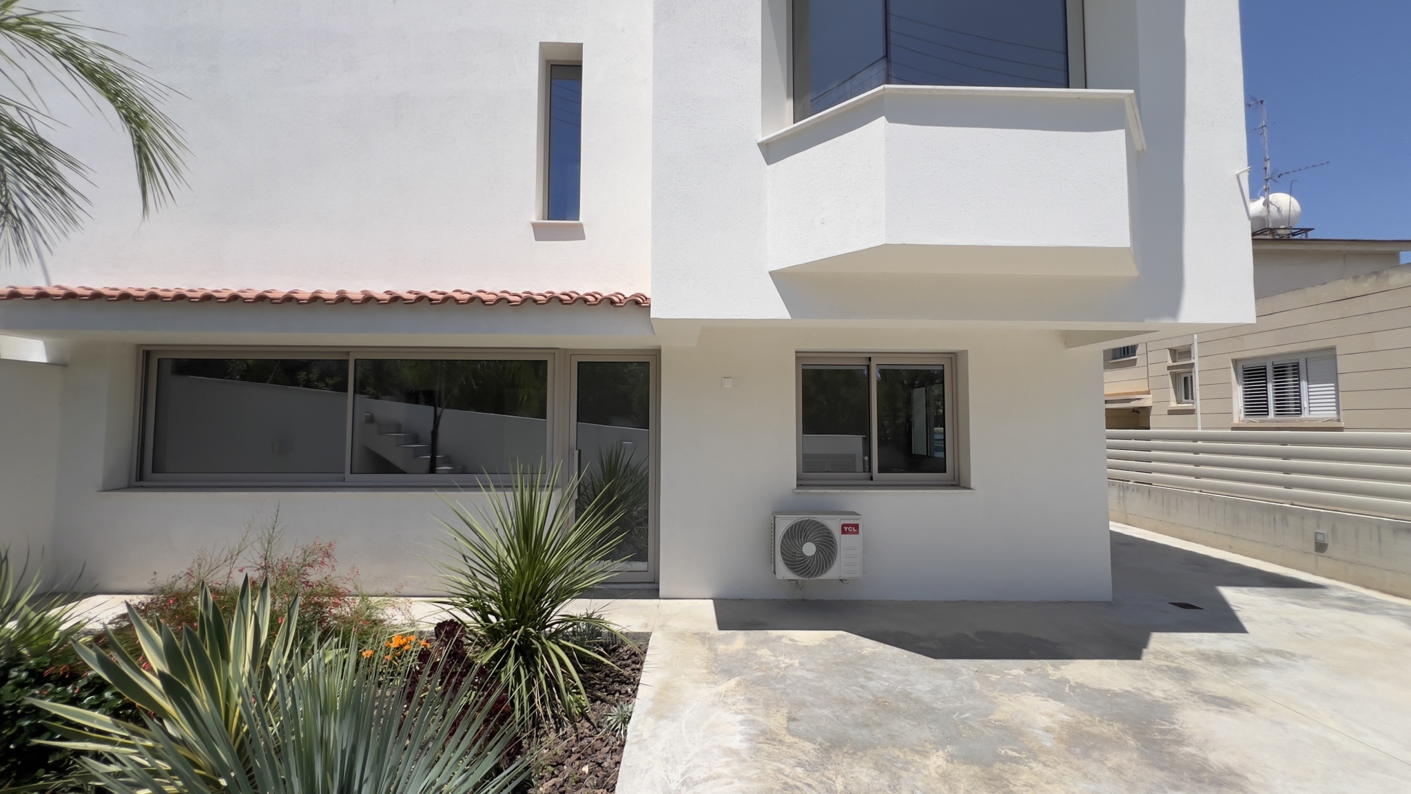 5+1 Bedroom Comer House – Villa For Rent In Aglatzia