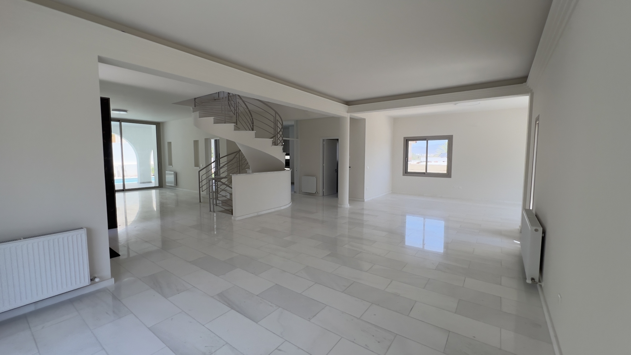 5+1 Bedroom Comer House – Villa For Rent In Aglatzia