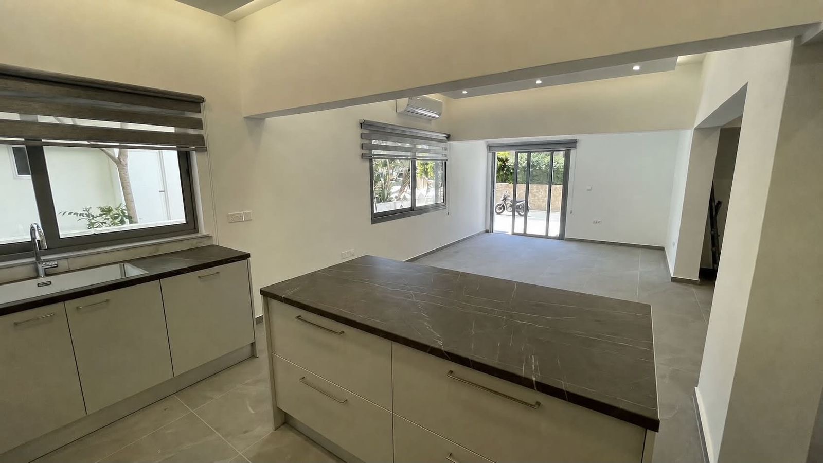 2 Bedroom Apartment For Rent In Akropoli