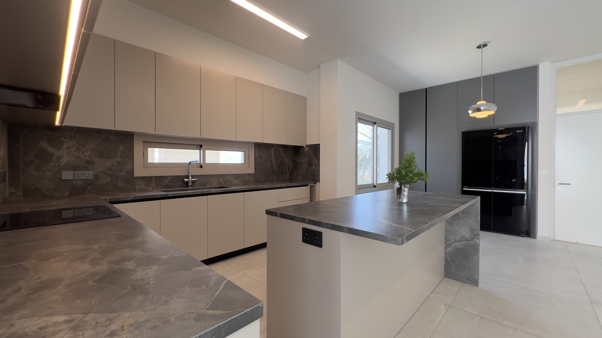 5+1 Bedroom Comer House – Villa For Rent In Aglatzia