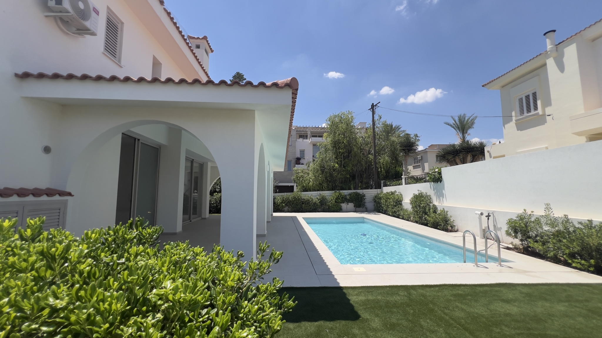 5+1 Bedroom Comer House – Villa For Rent In Aglatzia