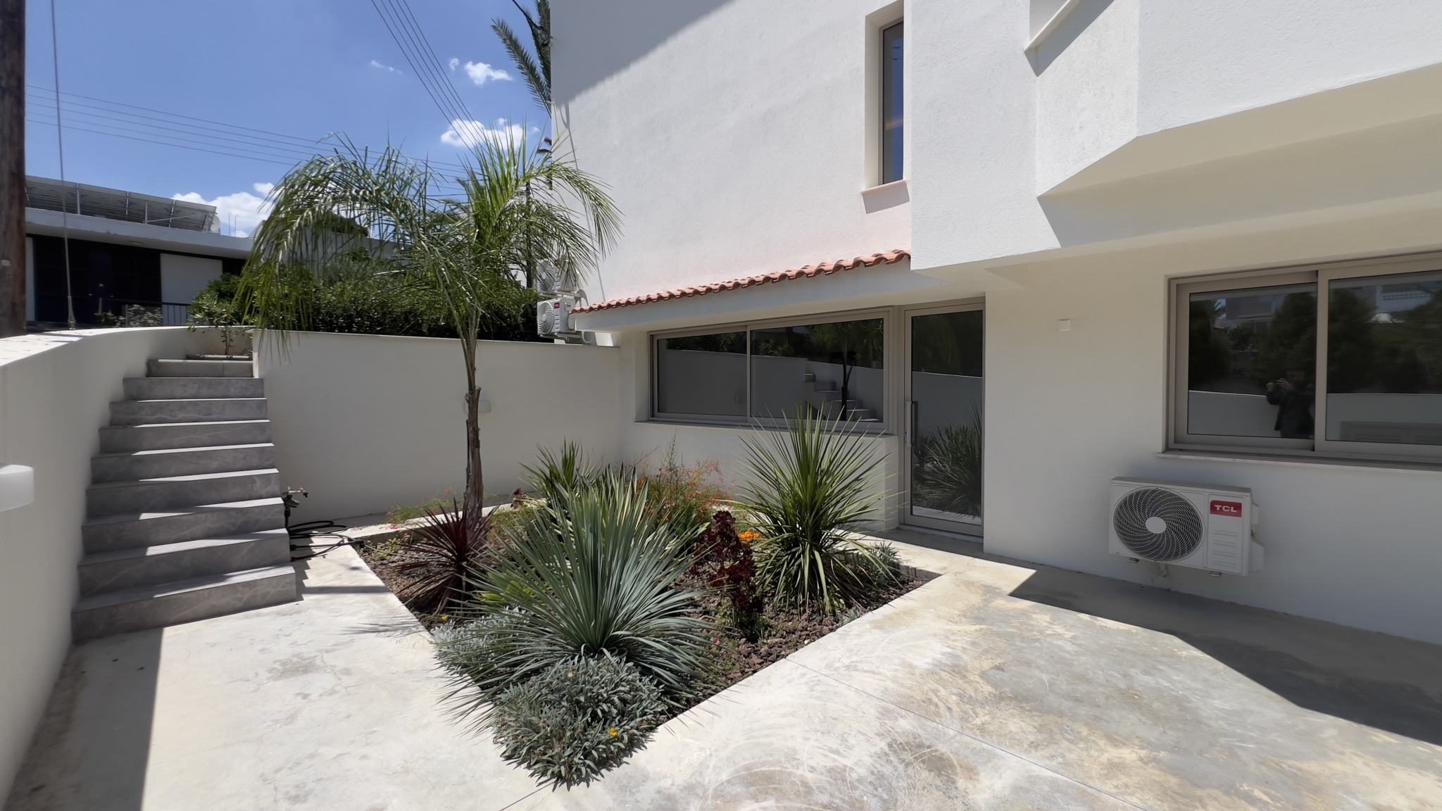 5+1 Bedroom Comer House – Villa For Rent In Aglatzia