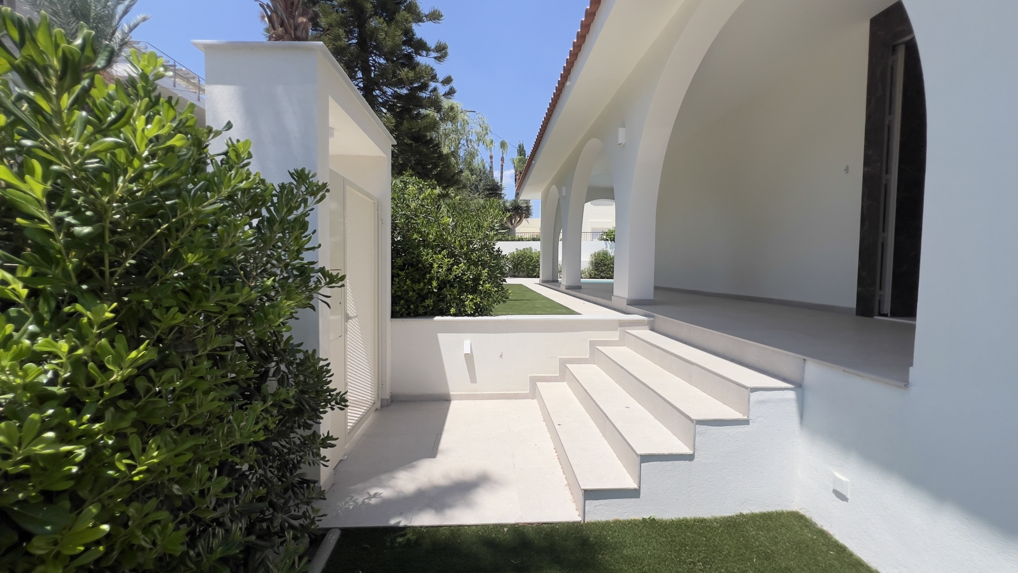 5+1 Bedroom Comer House – Villa For Rent In Aglatzia