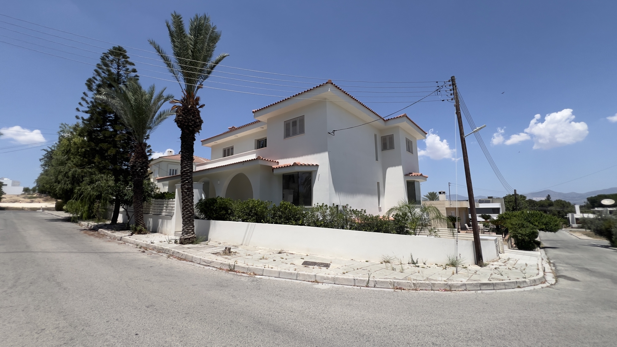 5+1 Bedroom Comer House – Villa For Rent In Aglatzia